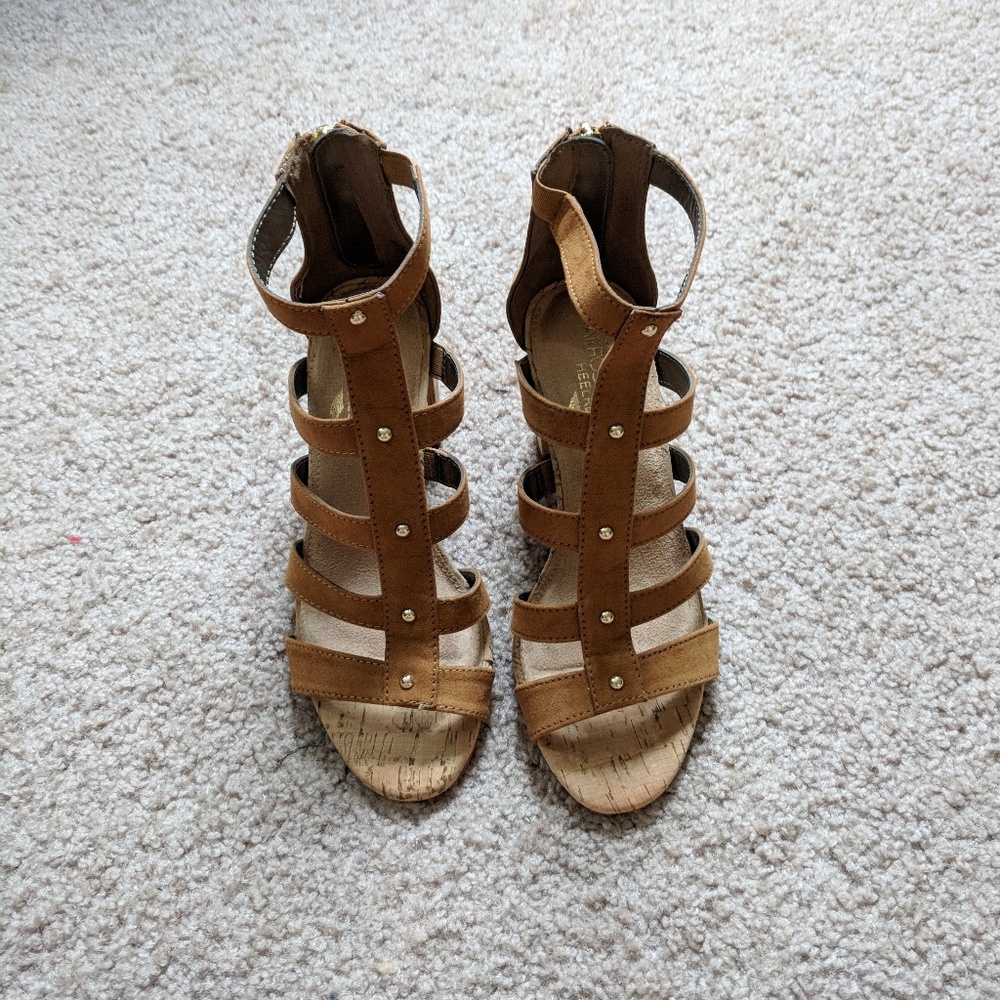 LIKE NEW! Aerosoles Wedged Heels